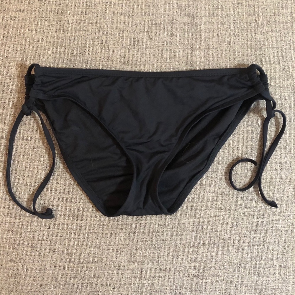 Black bikini bottoms